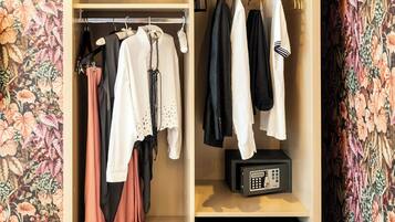 Senior Double Room | Wardrobe
