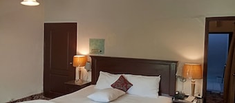 HILLTOP HOTEL Karachi With Nearly All Four Star Facilities