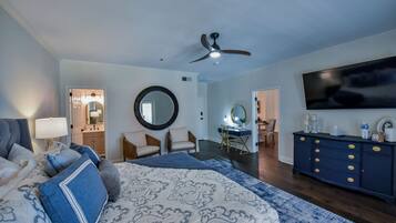 3 habitaciones, escritorio, tabla de planchar con plancha y wifi gratis