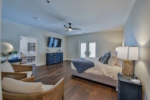 3 bedrooms, desk, iron/ironing board, WiFi