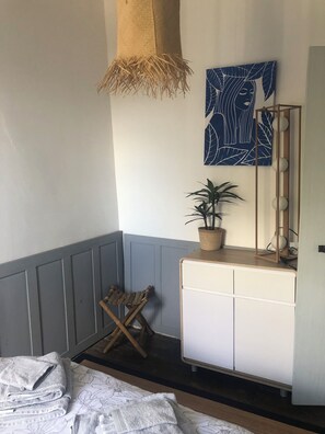 4 bedrooms, iron/ironing board, travel crib, free WiFi - RENOVATED GITE COZY MONEIN SLEEPS 8 (Monein)