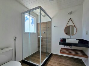 Shower, towels, soap, toilet paper - Beach house in Manguinhos (Armação dos Búzios)