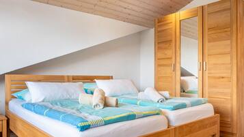 2 quartos, ferros/tábuas de passar roupa, Wi-Fi, roupa de cama