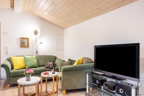 Fernseher, DVD-Player, Stereoanlage