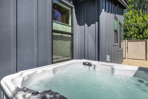 Bain à remous extérieur