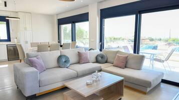 Luxe villa, balkon, uitzicht op zee | Woonruimte