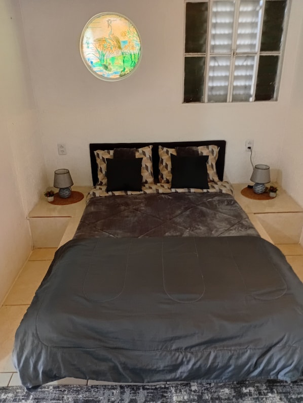 1 chambre, fer et planche à repasser, Wi-Fi, draps fournis