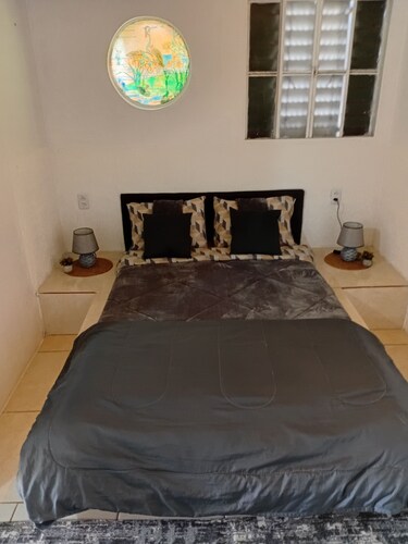 Suite with private garage. Location: 5 km from the center. (Pets are welcome!)