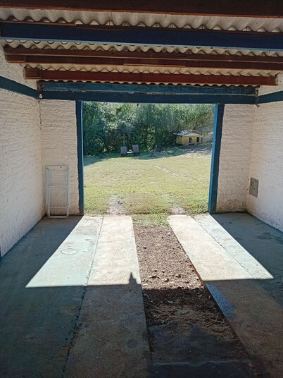 Suite with private garage. Location: 5 km from the center. (Pets are welcome!)