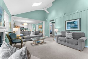 Smart TV - Yards to the beach, charming cottage (Kiawah Island)