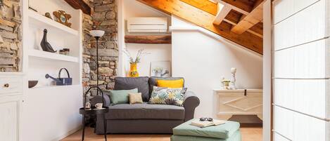 Apartment, Balcony, Mountain View