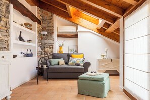 Apartment, Balcony, Mountain View | Premium bedding, down comforters, iron/ironing board, cribs/infant beds - T-Rooftop (Como)