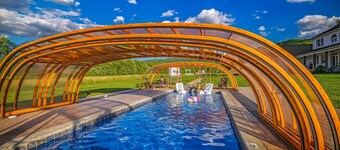 10BR Estate / Dome Pool / Pickleball / Sauna / Theater / Arcade / Sleeps 34