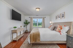 10 室のベッドルーム、デスク、アイロン / アイロン台、WiFi (無料)