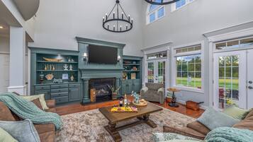 智能电视、壁炉、电子游戏、书