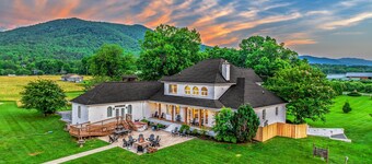 10BR Estate / Dome Pool / Pickleball / Sauna / Theater / Arcade / Sleeps 33