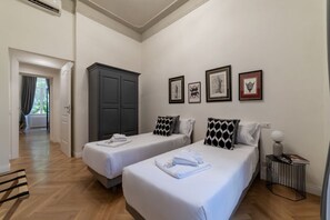 Unclassified image, 3 of 36, button