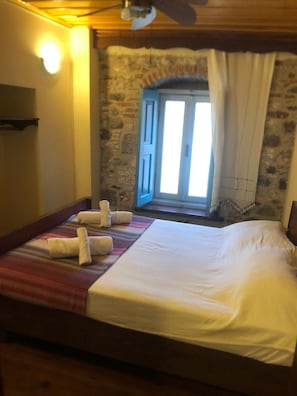 Quarto casal econômico, vista para o pátio | Wi-Fi de cortesia