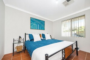 4 Schlafzimmer, Bügeleisen/Bügelbrett, WLAN, Bettwäsche