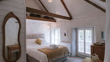 1 bedroom, individually decorated, individually furnished, free WiFi