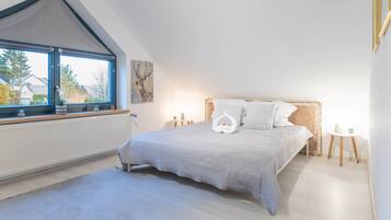 2 bedrooms, WiFi, bed sheets