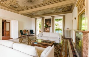 Älytelevisio, takka