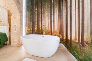 Shower, towels, shampoo, toilet paper - Princess Suites by Rentbeat  (Martina Franca)