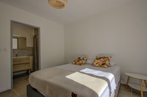 2 Schlafzimmer, Bügeleisen/Bügelbrett, kostenloses WLAN, Bettwäsche