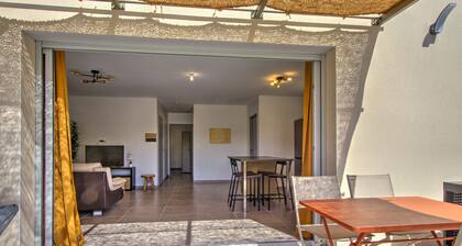 New villa with private pool in the heart of the village - sleeps 4
