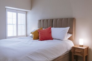 2 habitaciones, decoración personalizada y muebles diferentes