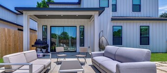 Modern & Spacious Home 3 Mi to Downtown Dallas!