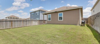Pool Access: Family Home w/ Yard Near Lackland AFB