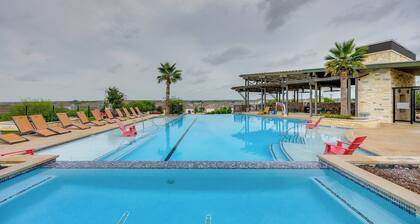 Pool Access: Family Home w/ Yard Near Lackland AFB