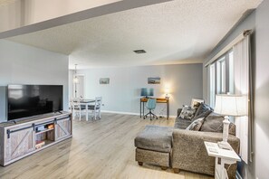 House (3 Bedrooms) | Interior - Swim, Hike & Golf: Family Gem in Cape Coral! (Cape Coral)