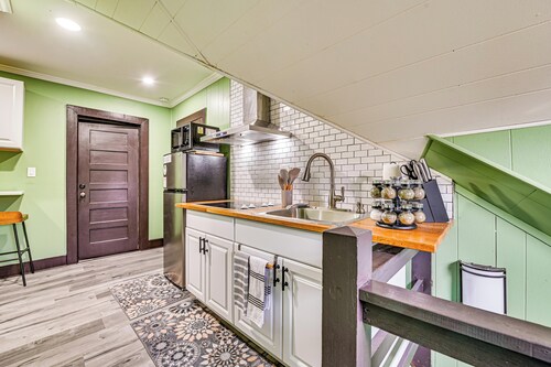 Walk to Nott Memorial: Studious Retreat Near Eats