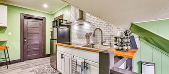 Walk to Nott Memorial: Studious Retreat Near Eats