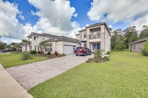 Interior - < 20 Mi to JAX Beach + Game Days: Upscale Retreat (Jacksonville)