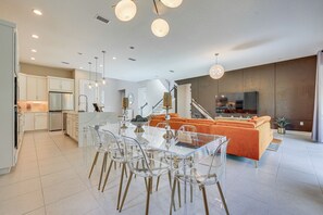 Interior - < 20 Mi to JAX Beach + Game Days: Upscale Retreat (Jacksonville)