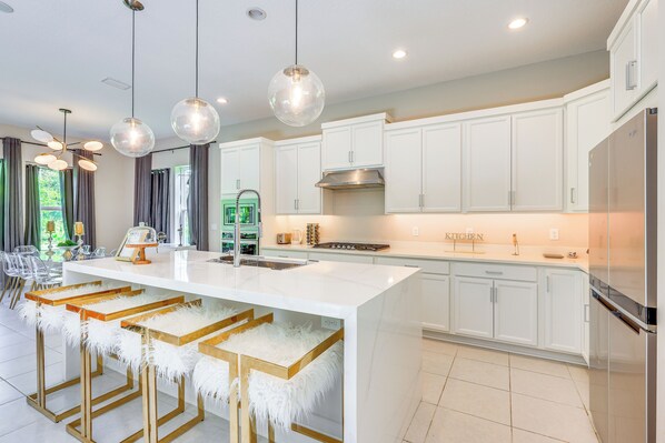 Interior - < 20 Mi to JAX Beach + Game Days: Upscale Retreat (Jacksonville)