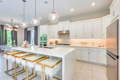 < 20 Mi to JAX Beach + Game Days: Upscale Retreat