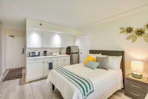 Apartment (0 Bedroom) | Interior