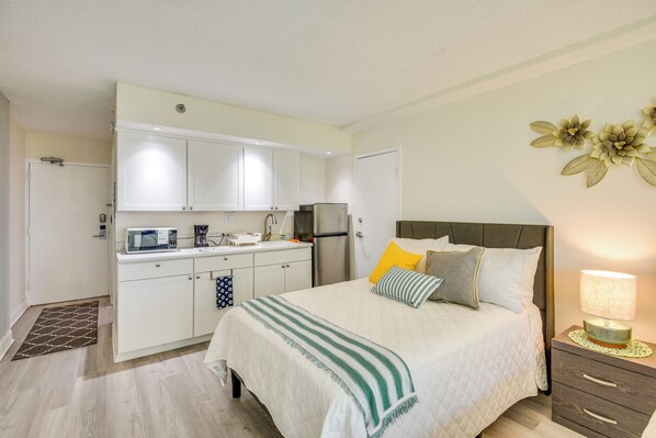 Apartment (0 Bedroom) | Interior