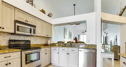 5 Mi to Naples Beach - Getaway w/ Screened Lanai!