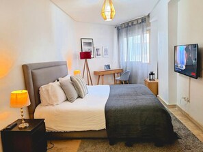 3 chambres, bureau, fer et planche à repasser, Wi-Fi gratuit