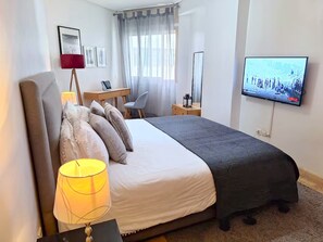 3 chambres, bureau, fer et planche à repasser, Wi-Fi gratuit