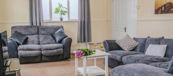 3 BR House with Cot and Pet Friendly