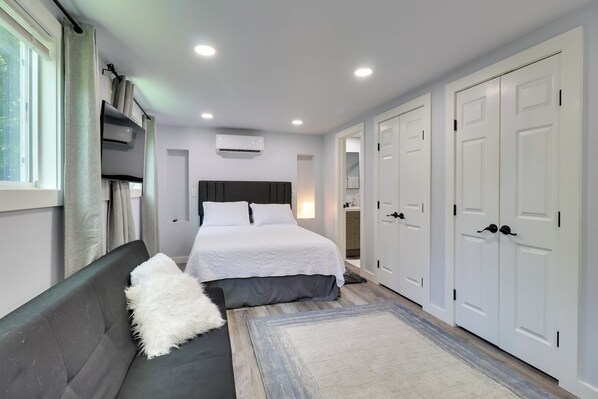 Apartment (1 Bedroom) | Interior