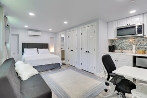 Apartment (1 Bedroom) | Interior - 1 Mi to Dtwn: Renovated Retreat in Georgetown! (Georgetown)
