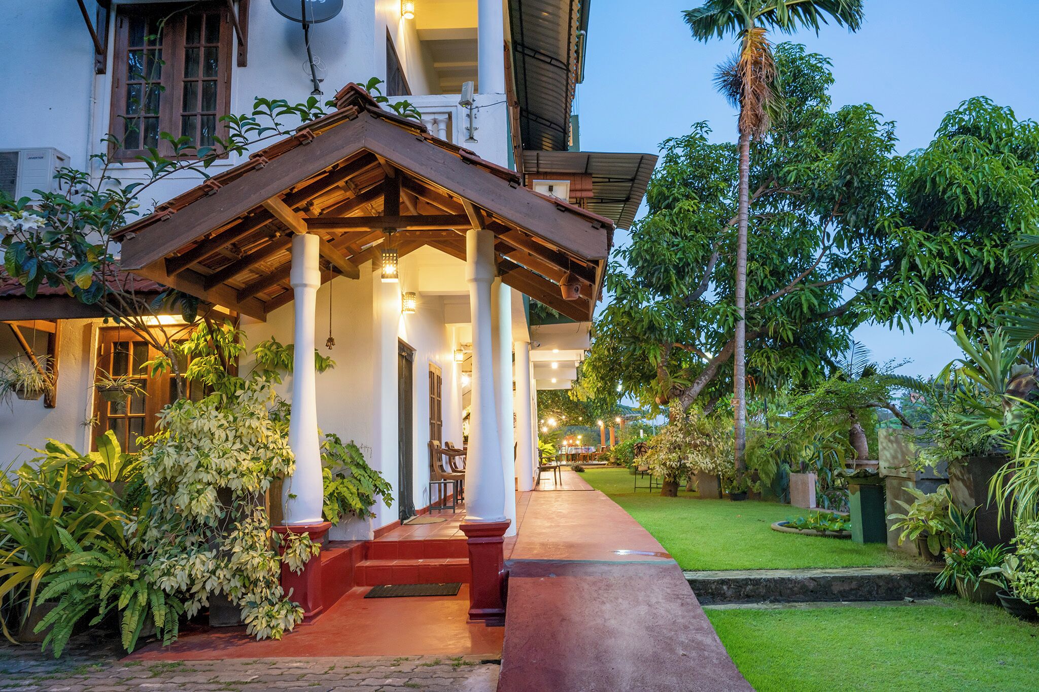 Mặt tiền nơi lưu trú