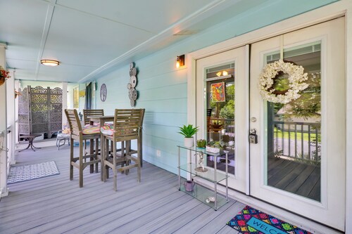 1 Mi to Dtwn + Fenced Yard: Georgetown Getaway!